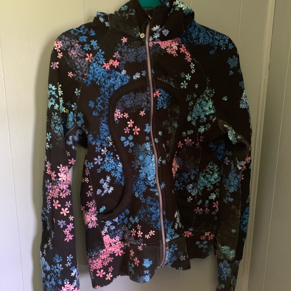 Lululemon ‘blossom’ print jacket